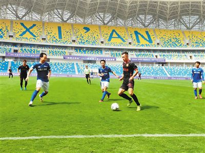 西甲-莱万替补传射登贝莱神仙球 巴萨4-0加的斯